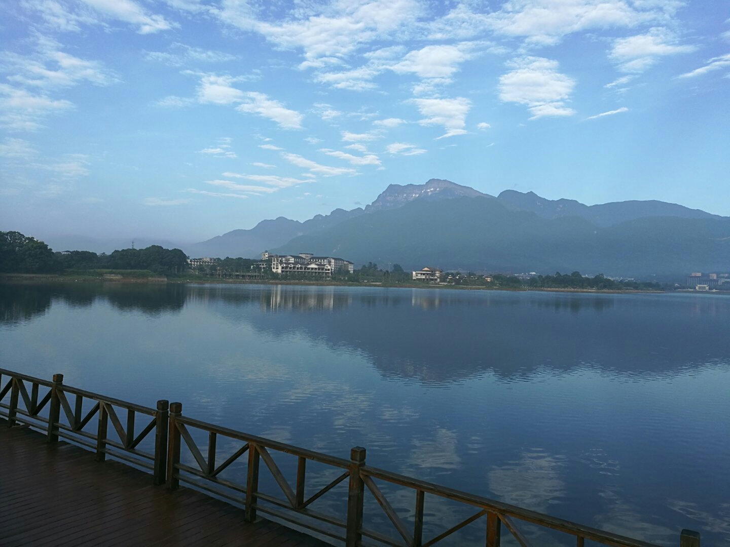 美丽的峨秀湖,峨眉山旅游攻略 - 马蜂窝