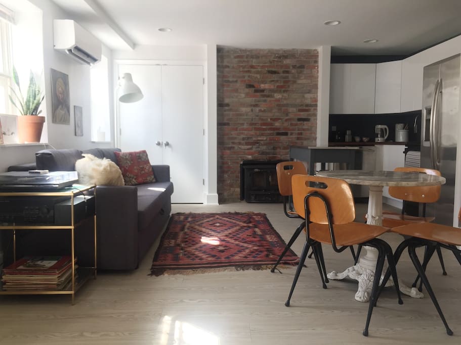 charming rowhouse apartment in hip shaw