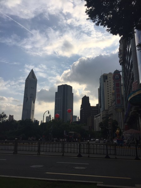 ason的店,彩虹色??的巧克力看的我都流口水了 起早贪黑闲逛的我,