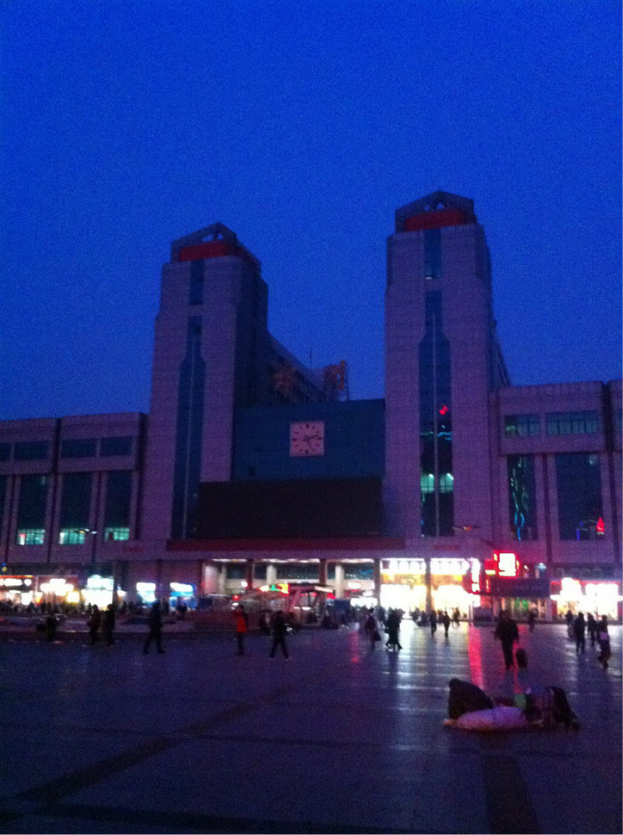 郑州火车站全景图