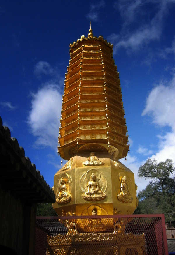 佛教四大名山哪个收入高 wKgB21AeFnWacQdAAAj5rZk_cnw28.jpeg?imageView2%2F2%2Fw%2F600%2Fq%2F50