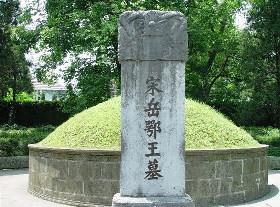 岳庙,万松书院,胡雪岩故居,虎跑公园,六和塔,郭庄,云栖竹径,钱王祠