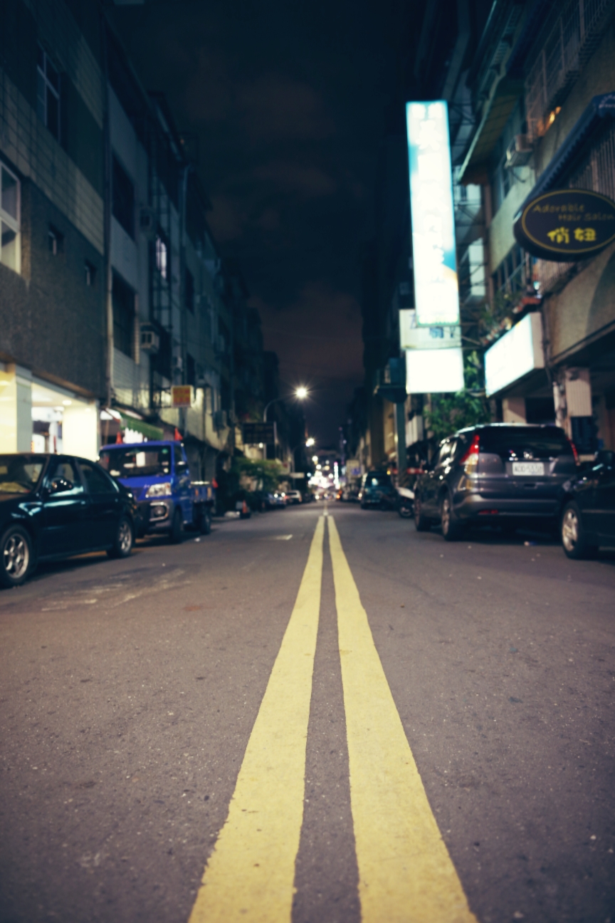 夜晚 无人的街道
