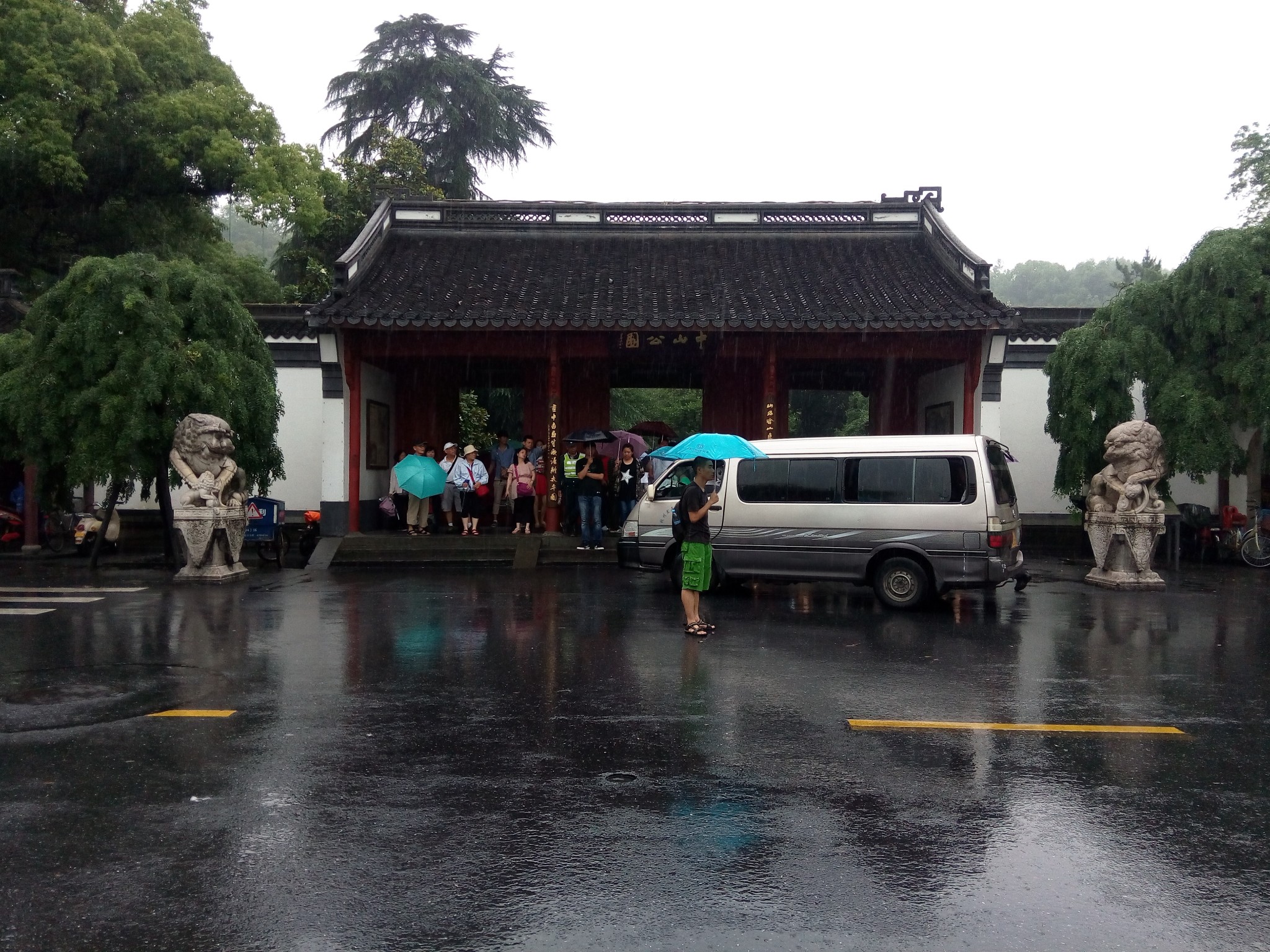 山外青山楼外楼_楼外楼人均