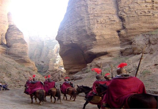 国内游常规旅游坝滩的滑沙,捡黄河奇石,沙膛球以及石林贵阳南宁自驾游攻略图片