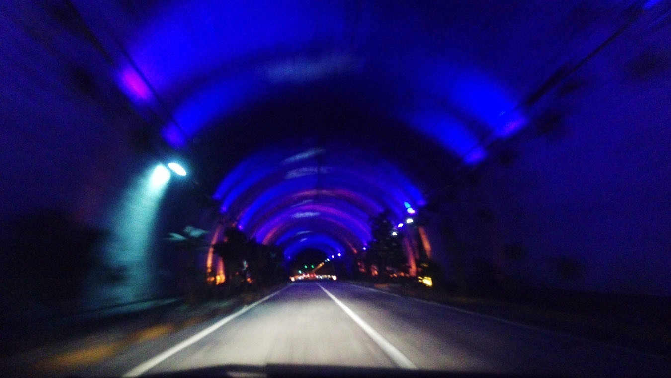 我国最长的高速公路隧道---秦岭终南山隧道