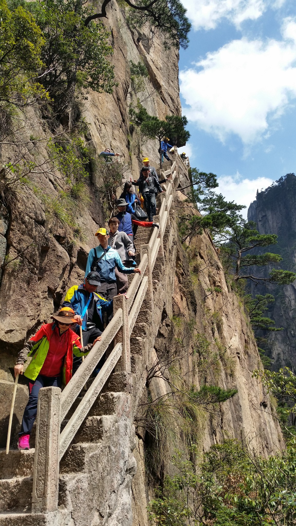 西海大峡谷才开发没几年,可见前人费尽心理呀.