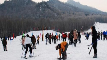 伊春九峰山滑雪场门票