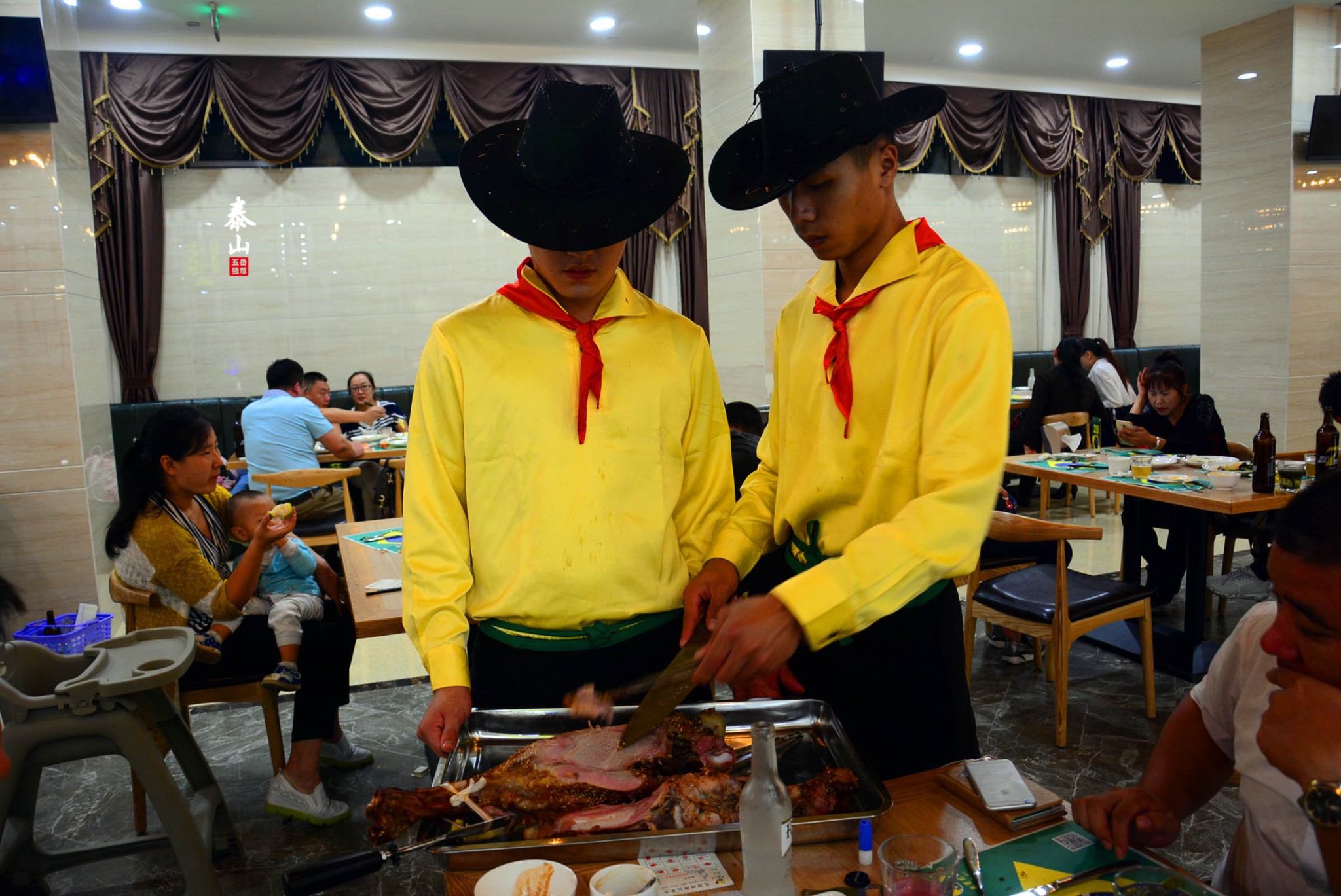 柬埔寨金边美食餐厅_金边黄杨球_金边庆记海鲜餐厅(4)