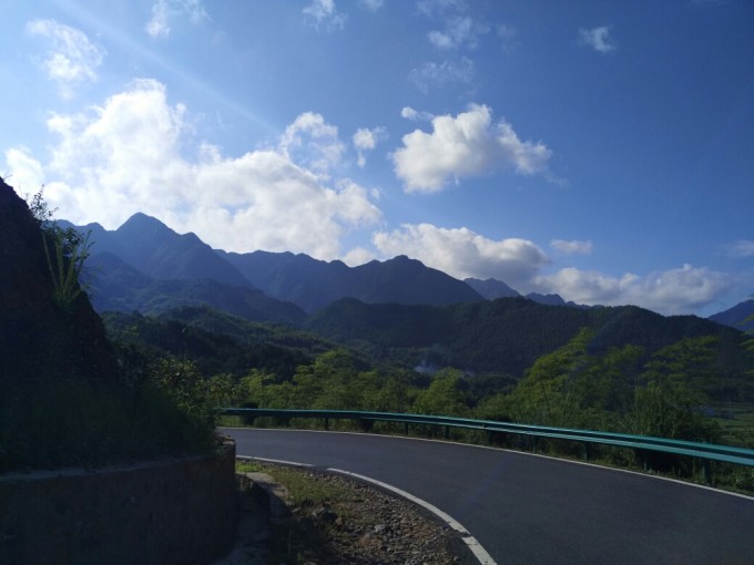 蓝小公路滑坡 wKgBZ1i9I-OAT1_7AAfSODhmkNs21.jpeg?imageView2%2F2%2Fw%2F680%2Fq%2F90