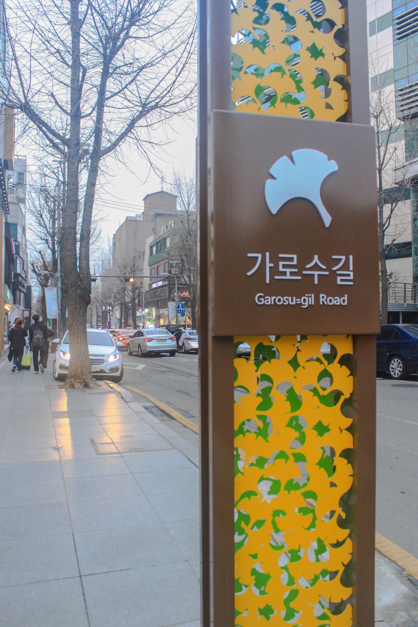 一个人在盒子里还有三个问号猜成语(3)