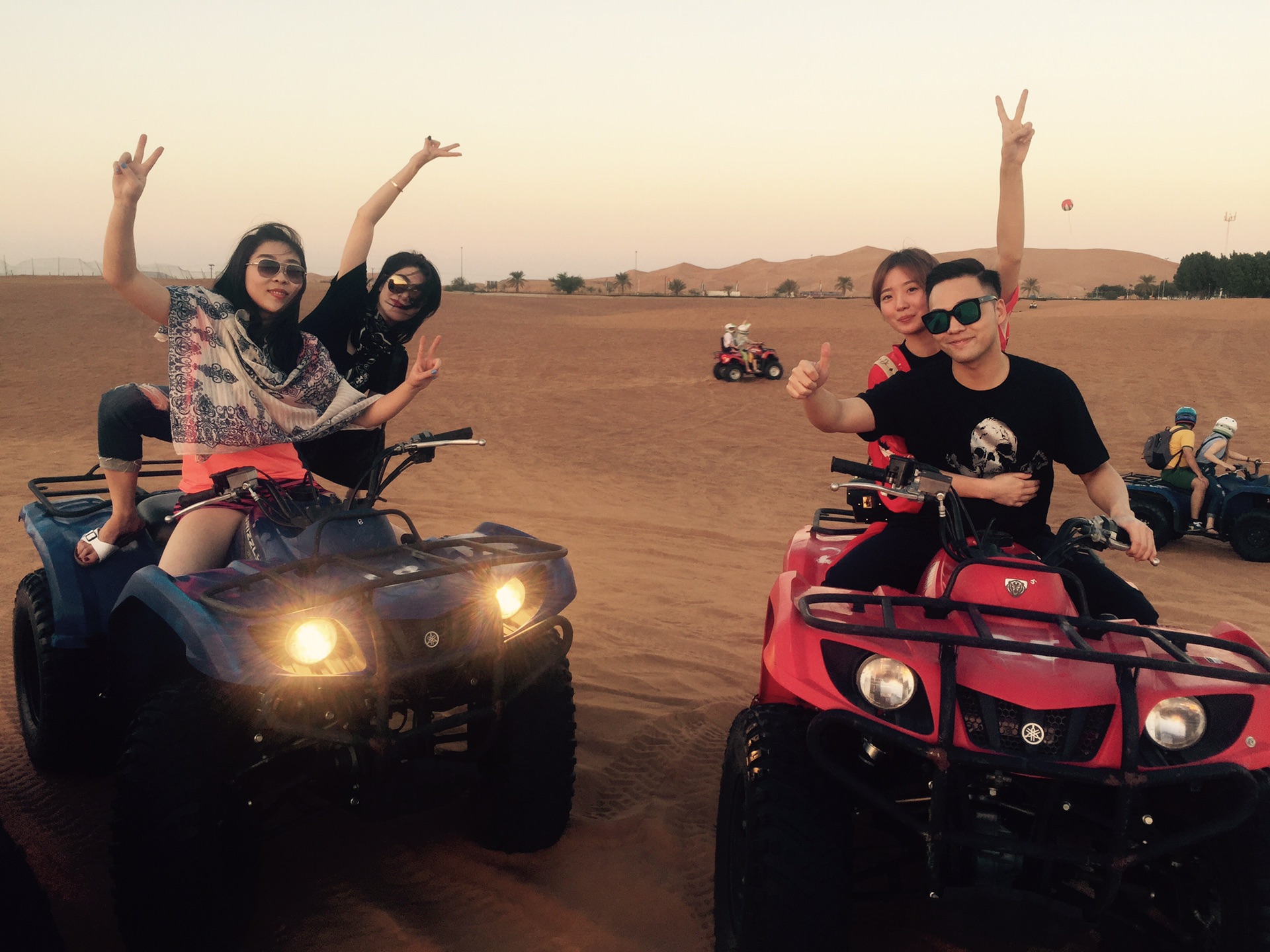 为了跳伞去迪拜!