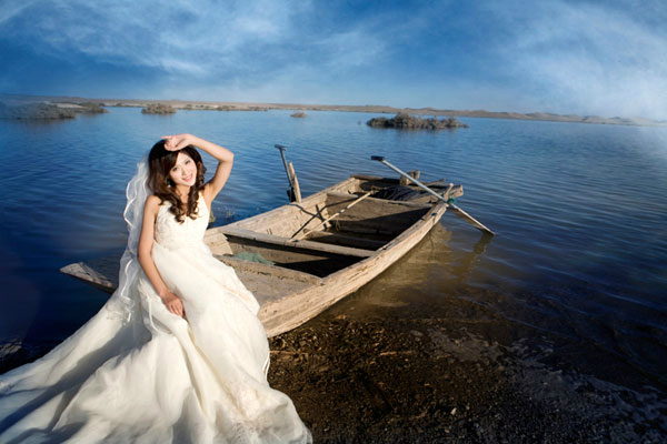 额济纳婚纱照_额济纳胡杨林婚纱照(3)