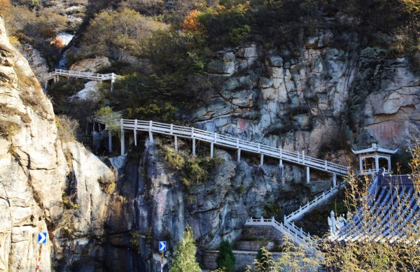 密云旅游景点攻略 wKgB4lJvWsSAdd9JAA-LUJkS50402.jpeg?imageView2%2F2%2Fw%2F600%2Fq%2F90