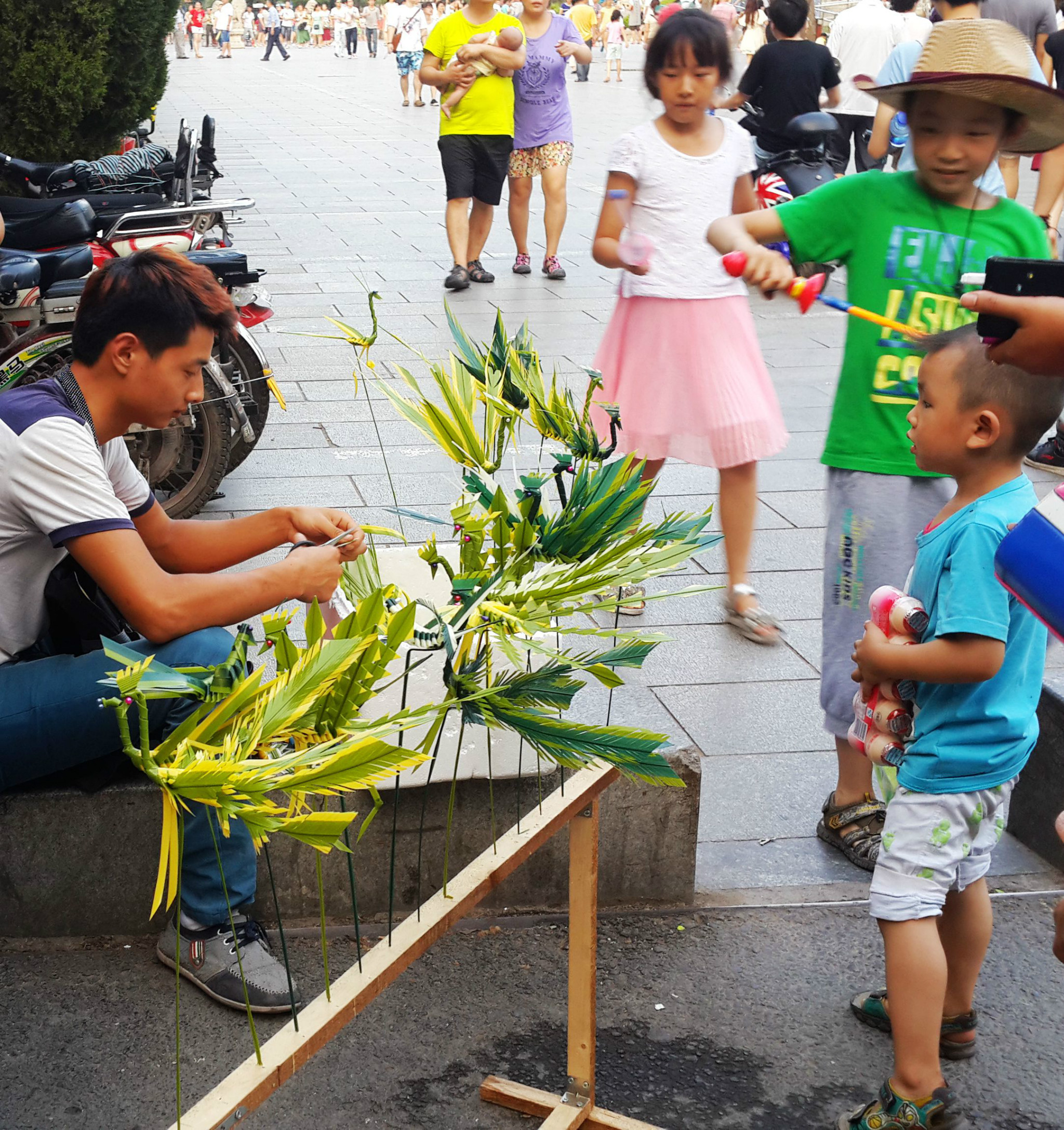 广场卖什么最吸引小孩