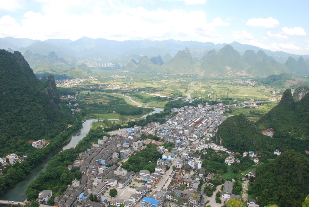 阳朔县城人口_阳朔县城
