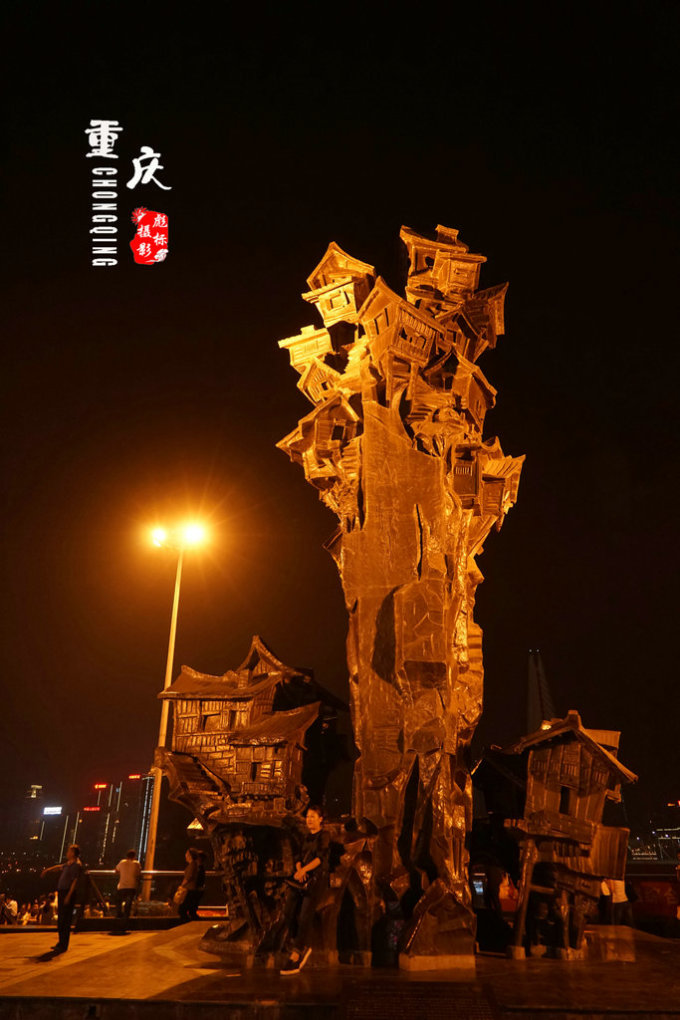 洪崖洞游玩攻略一天 wKgBs1Z_oDqAAXYDAAJXrkV7uqk49.jpeg?imageView2%2F2%2Fw%2F680%2Fq%2F90